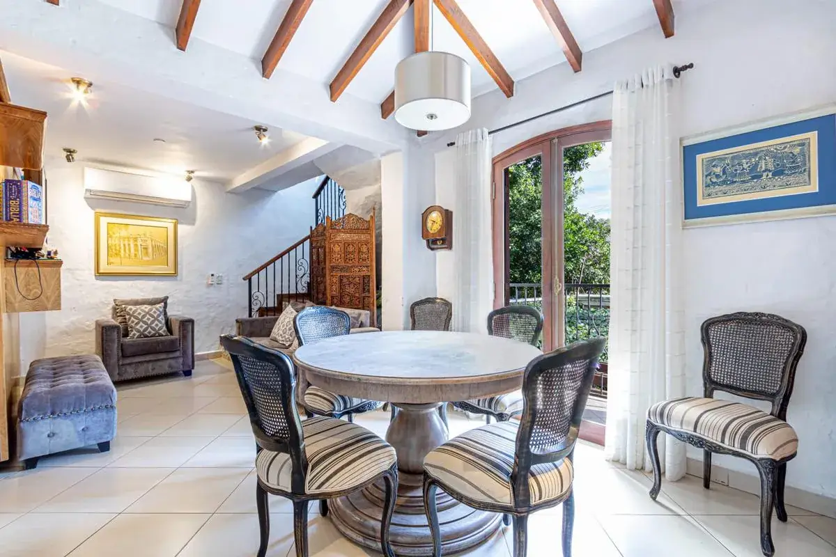 4-Bedroom House for Sale in Carmelitas, Asunción - Image 7