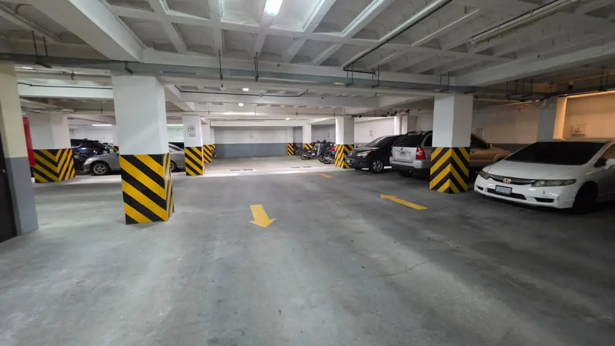 Local Comercial de 181m² en Alquiler en Zona 13, Ciudad de Guatemala - Image 7