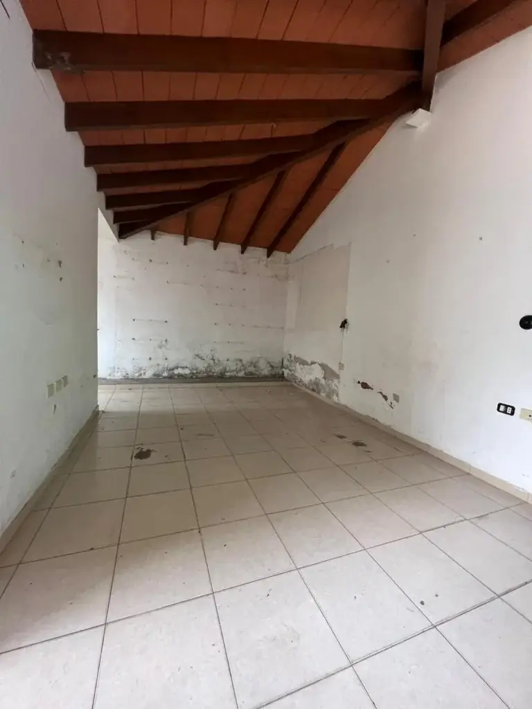OFERTA casa en LOS LAURELES  Precio de Oferta: $ 210.000 270m2 - Image 14
