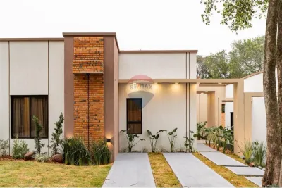 3-Bedroom House for Sale in Maramburé, Luque