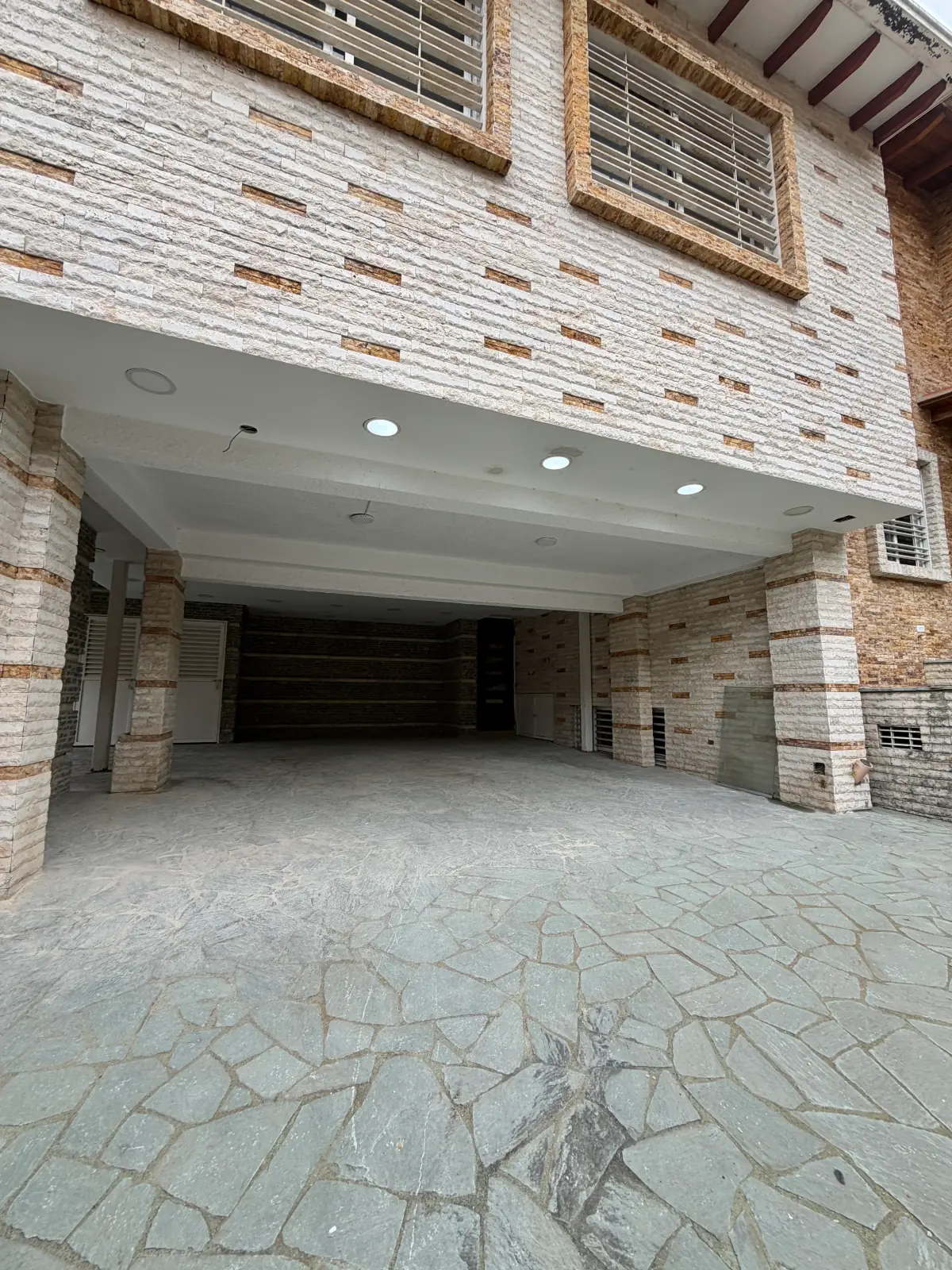 Casa en venta, Urb. Miranda. Caracas. - Image 4
