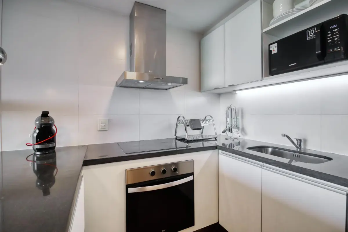 2-Bedroom Apartment for Rent in San Jorge, Asunción - Image 5