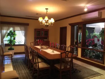 Casa de 5 dormitorios en Venta en Virgen del Huerto, Asunción