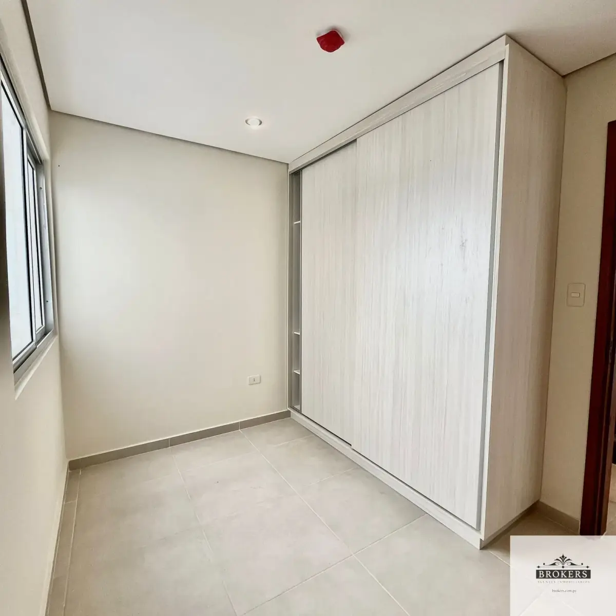 Departamento de 2 dormitorios en Venta en Jara, Lambaré - Image 8