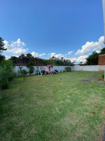 Casa de 3 dormitorios en Venta en Laurelty, Luque