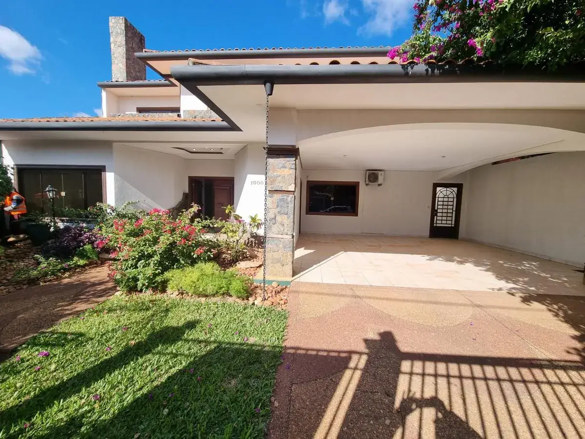 Casa de 5 dormitórios à Venda em Carmelitas, Assunção - Image 5