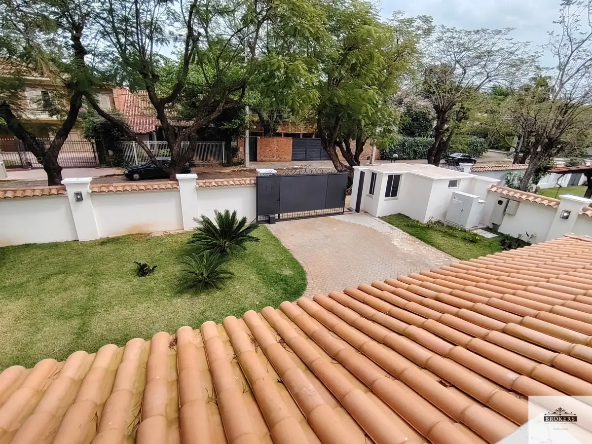 Casa de 5 dormitorios en Alquiler en Mariscal Estigarribia, Asunción - Image 12