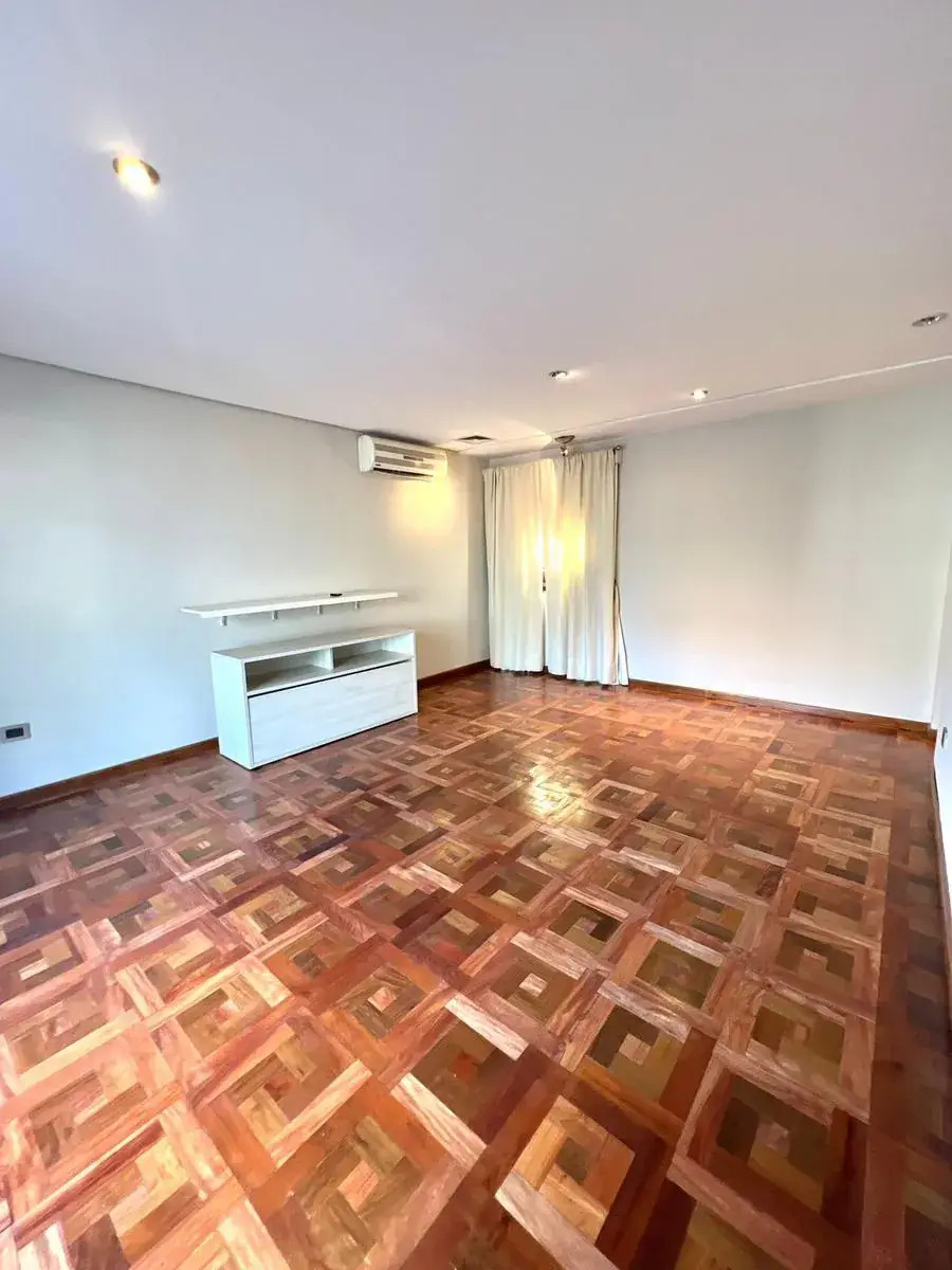 Casa de 5 dormitorios en Venta en Mburicaó, Asunción - Image 19