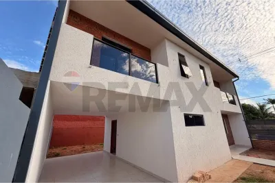 Casa de 3 quartos à venda em Laurelty, Luque