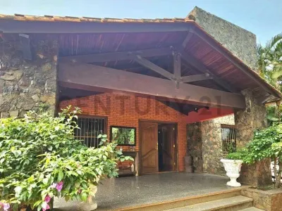 Casa de 6 dormitorios en Venta en San Lorenzo