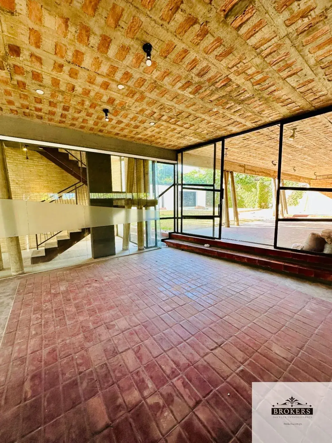 Office of 550m² for Rent in Mburucuyá, Asunción - Image 11