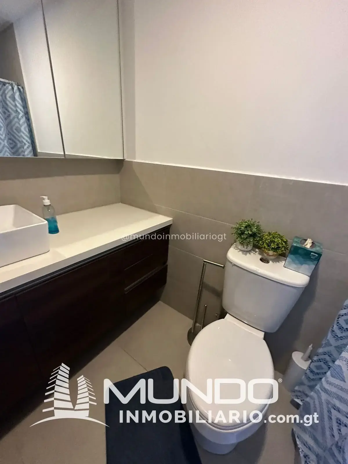 1-Bedroom Furnished Apartment, 50m², for Rent in Zone 10, Guatemala City - Image 9