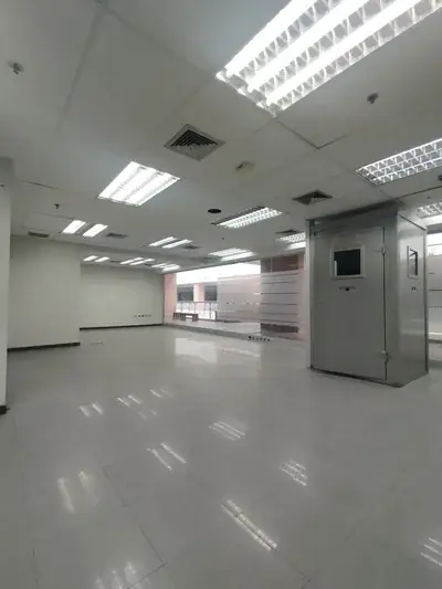 Local en venta, CC Galerías Prados del este, para remodelar.