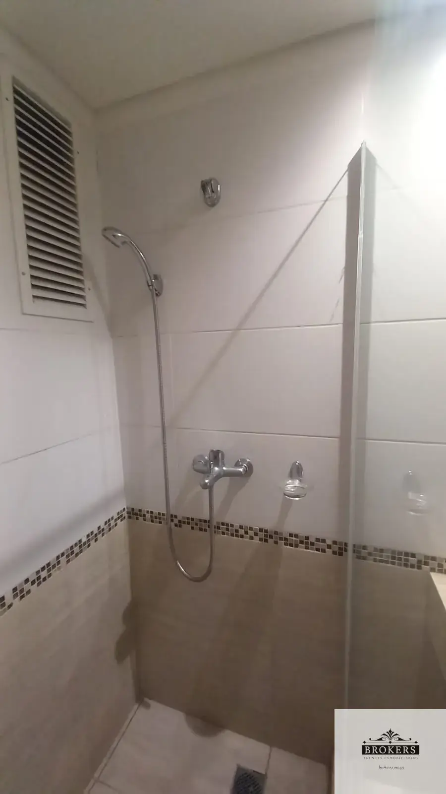 2-Bedroom Apartment for Rent in Ycuá Satí, Asunción - Image 11
