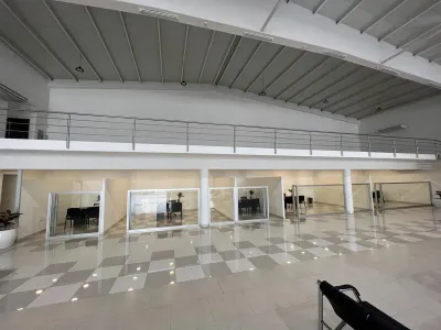 Local Comercial de 1,653m² en Alquiler en Nazareth, Asunción
