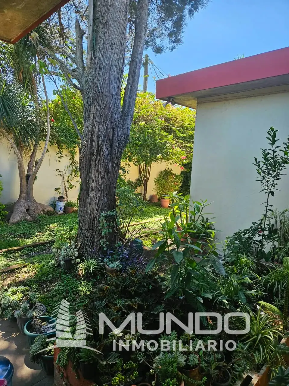 Casa de 4 dormitorios, 358m², en Venta en Ciudad de Guatemala - Image 2