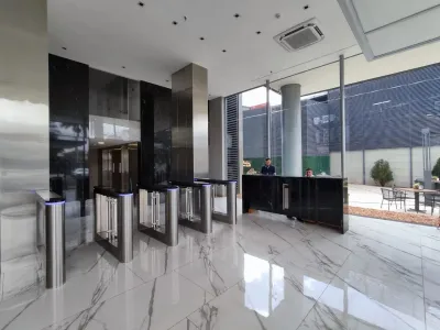 Oficina de 50m² en Alquiler en San Jorge, Asunción