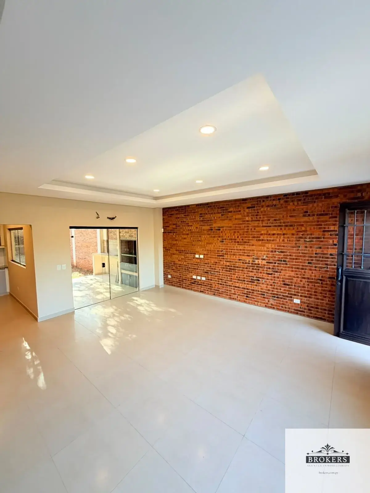 Casa de 3 dormitorios en Venta en Primer Barrio, Luque - Image 5