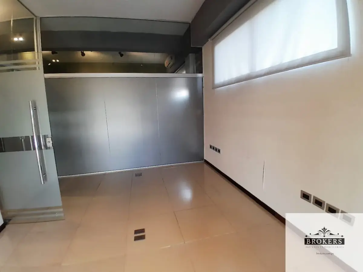 Office of 223m² for Rent in San Jorge, Asunción - Image 10