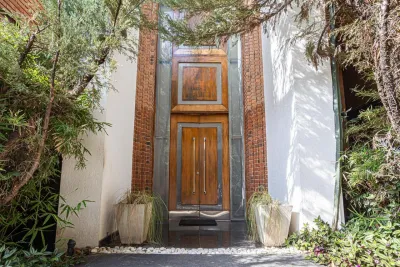 6-Bedroom House, 970m², for Sale in Mcal. José Félix Estigarribia, Asunción