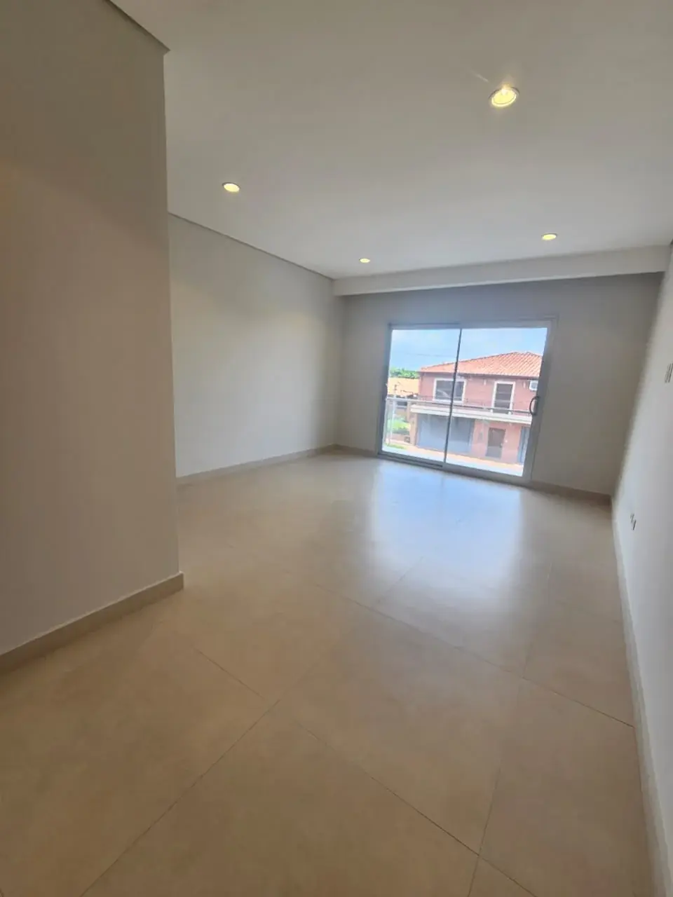 EN VENTA - Duplex con 3 dormitirios en suite . Barrio Ycua Sati - Image 5