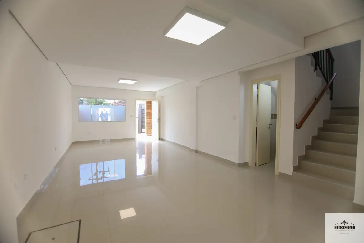 Casa de 3 dormitorios en Alquiler en Recoleta, Asunción - Image 3