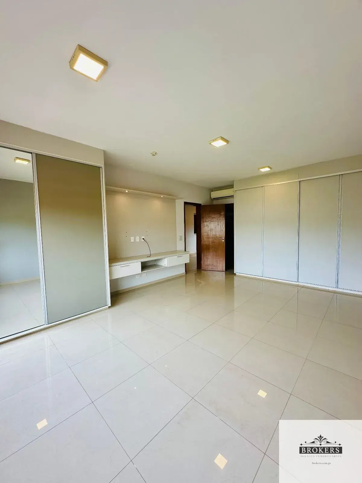 Departamento de 3 dormitorios en Venta en Mburucuyá, Asunción - Image 14