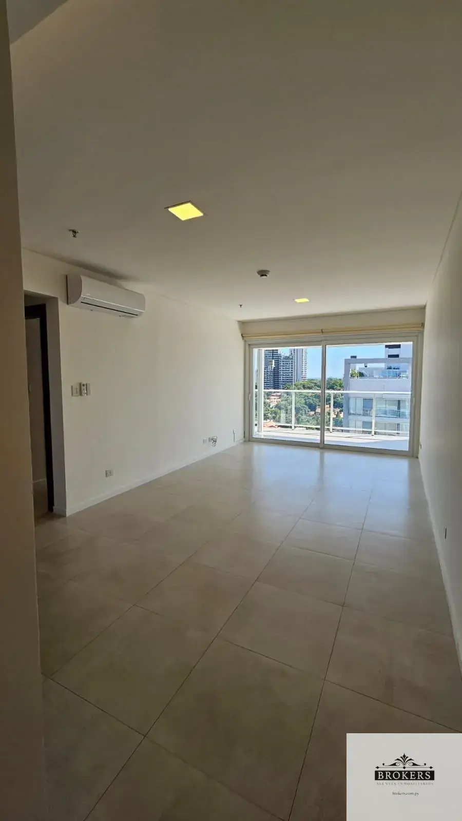 2-Bedroom Apartment for Sale in Carmelitas, Asunción - Image 7