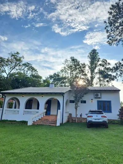 Casa de 4 dormitorios en Alquiler en Barrio Centro, Caacupé