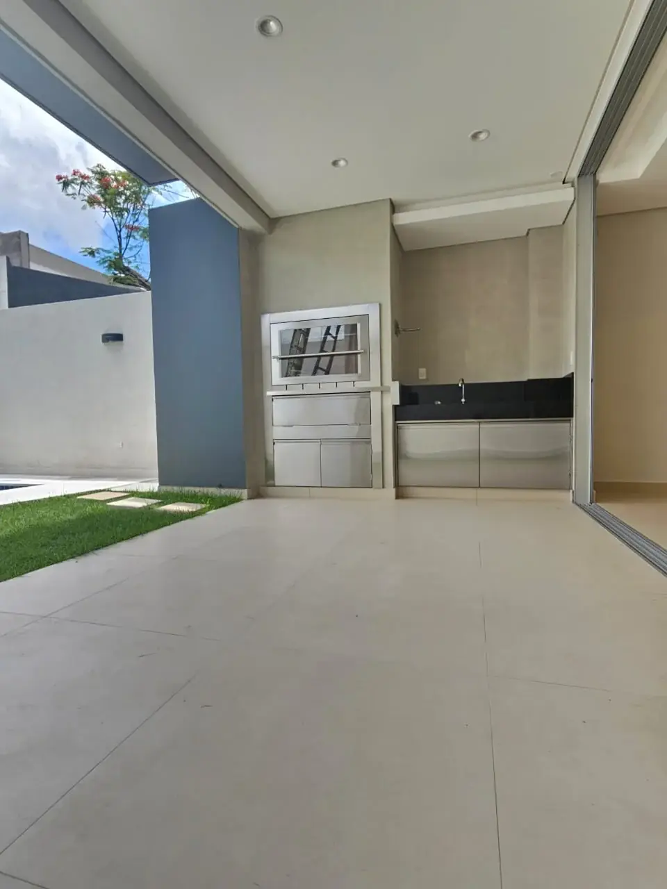 EN VENTA - Duplex con 3 dormitirios en suite . Barrio Ycua Sati - Image 9