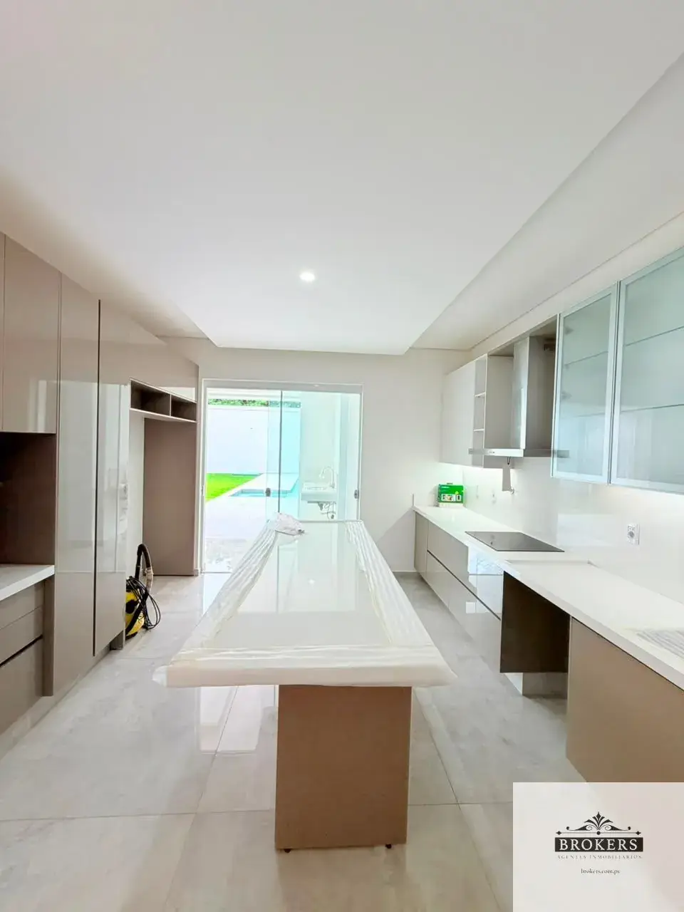 5-Bedroom House for Sale in Herrera, Asunción - Image 13