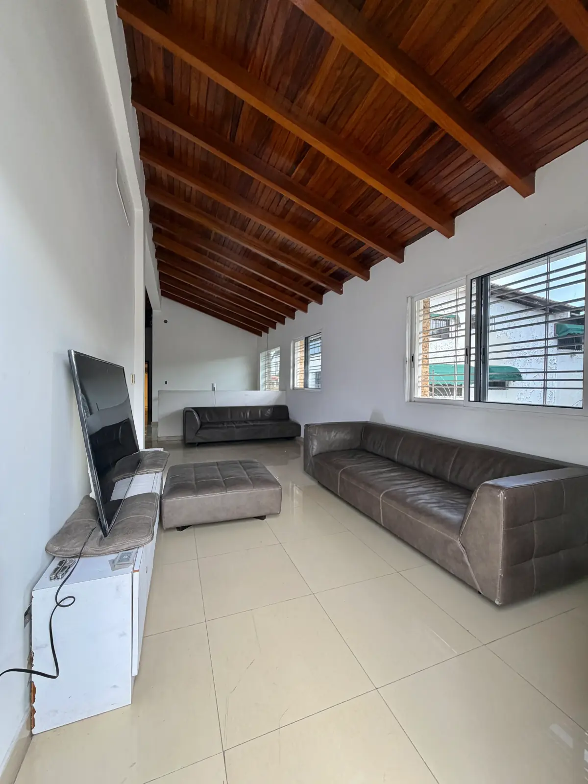 Casa en venta, Urb. Miranda. Caracas. - Image 13
