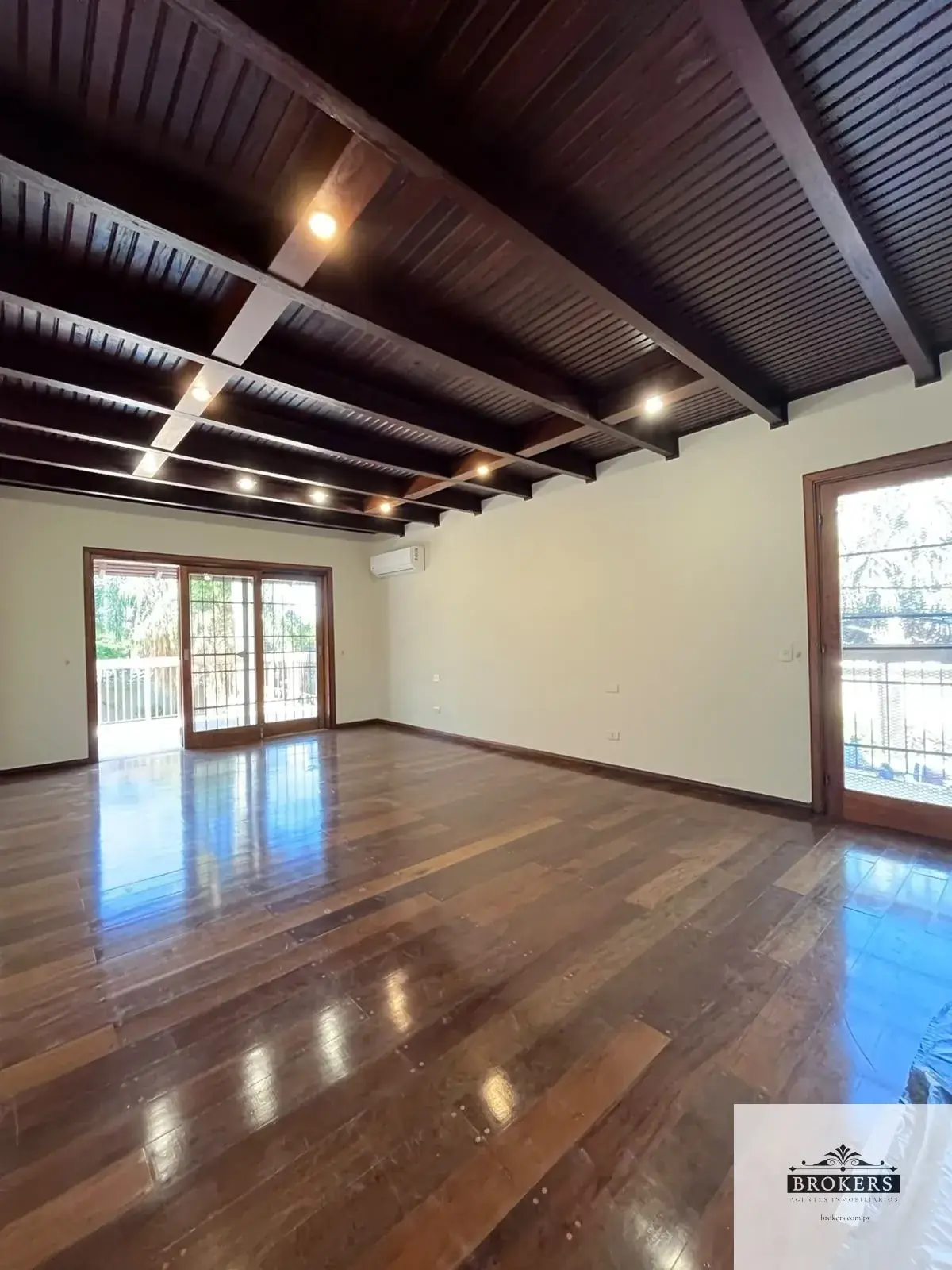 Commercial Space of 500m² for Rent in San Cristobal, Asunción - Image 17