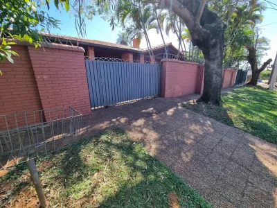 3-Bedroom House for Sale in Madame Lynch, Asunción
