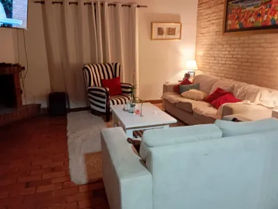 Casa de 4 quartos em Casa, 140m², à Venda em Villa Ofelia, Fernando de la Mora
