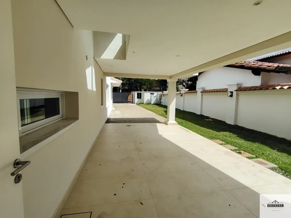 Casa de 5 dormitorios en Alquiler en Mariscal Estigarribia, Asunción - Image 13