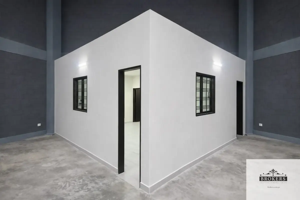 Commercial Space of 853m² for Rent in Monseñor Bogarín, Mariano Roque Alonso - Image 7