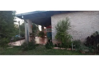 Casa de 4 dormitórios à Venda em Cañadita, Ñemby