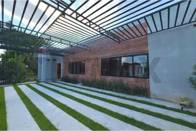 Departamento de 4 dormitorios en Alquiler en Ypacaraí