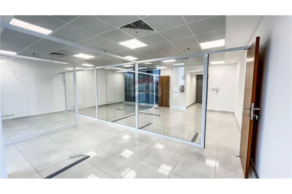 Espaço Comercial de 80m² à Venda em Las Lomas (Carmelitas), Assunção - Image 17