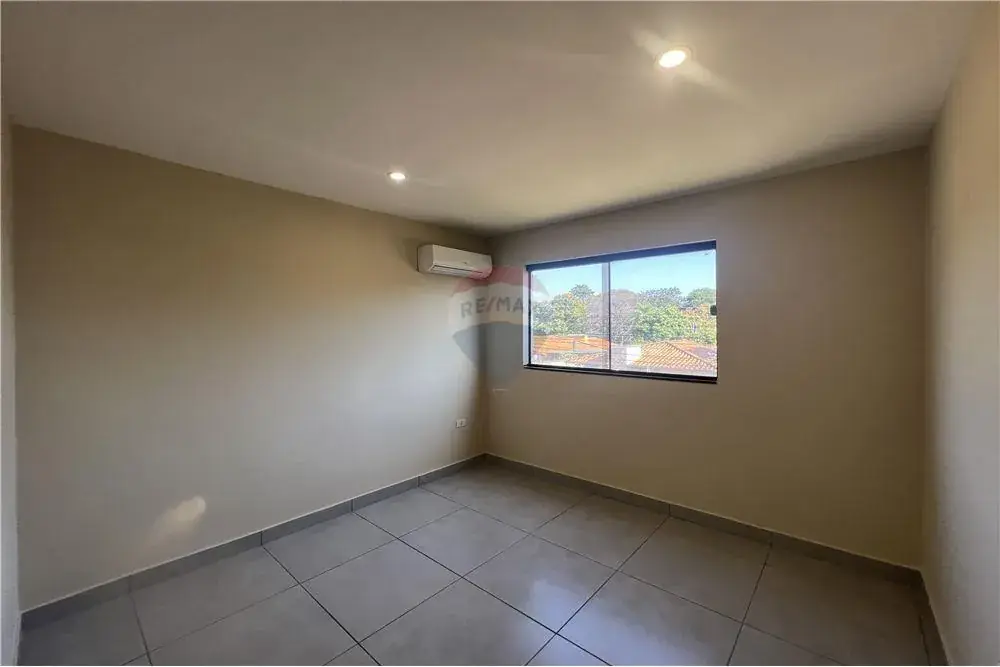 Departamento de 3 dormitorios en Venta en Cuarto Barrio, Luque - Image 10