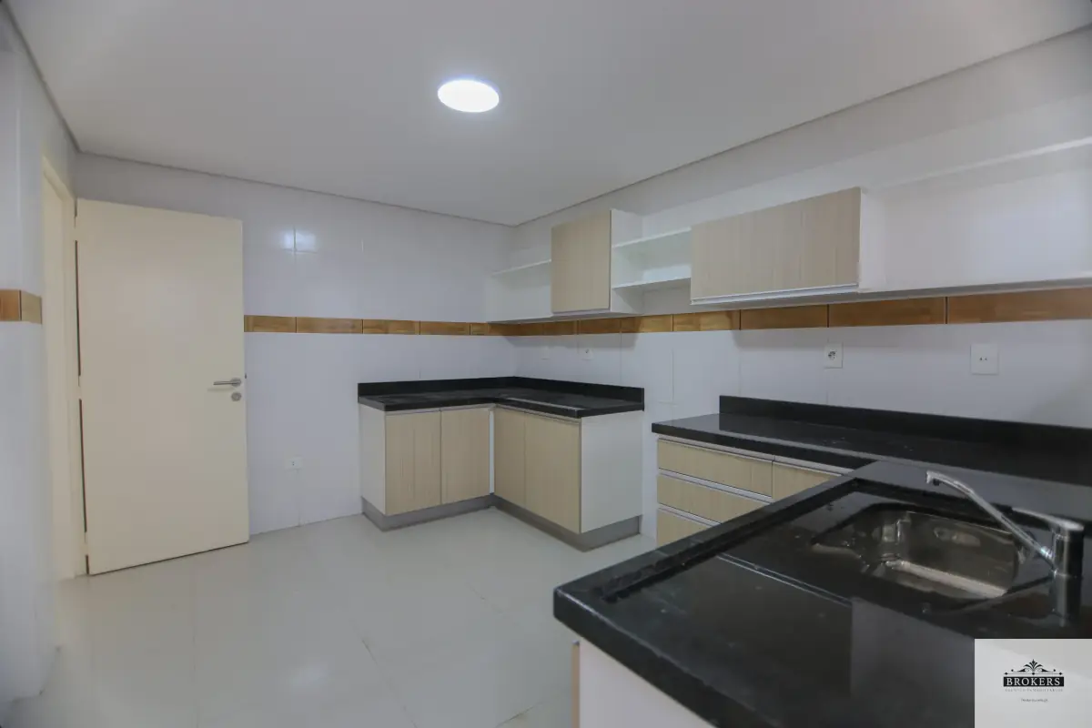 Casa de 3 dormitorios en Alquiler en Recoleta, Asunción - Image 6