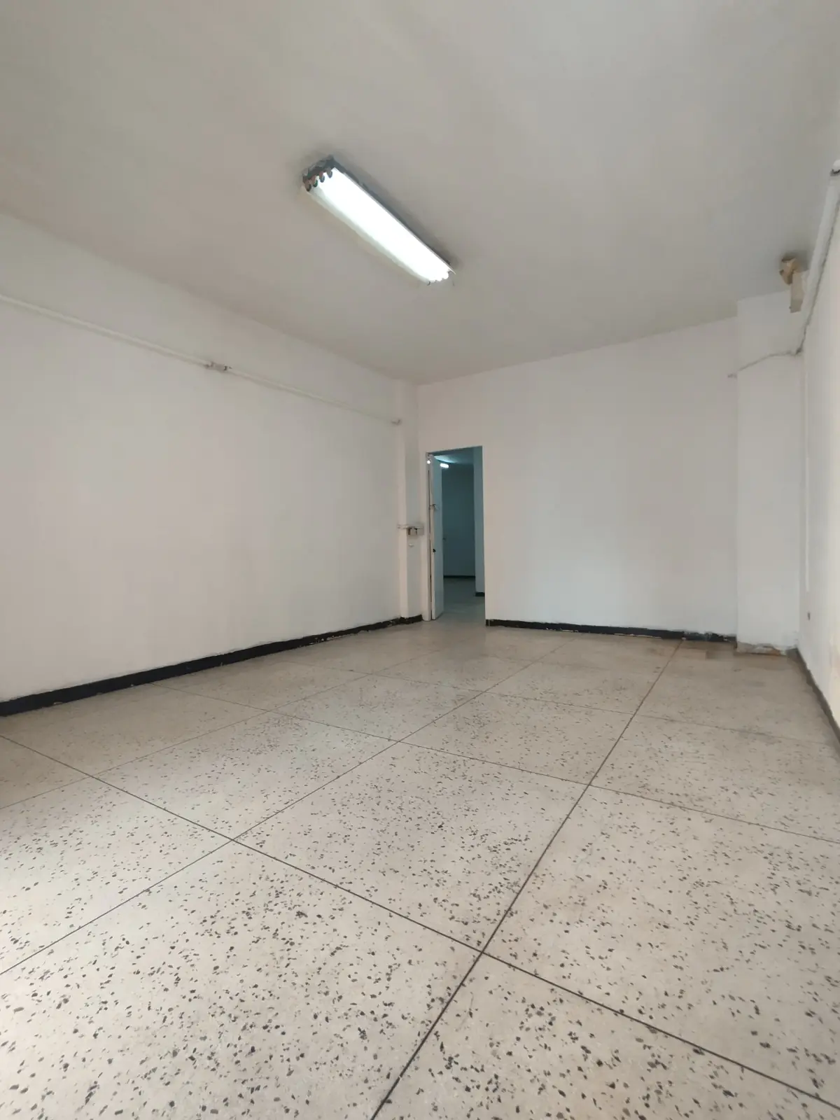 Local comercial en venta, San Martin, Capuchinos - Image 9