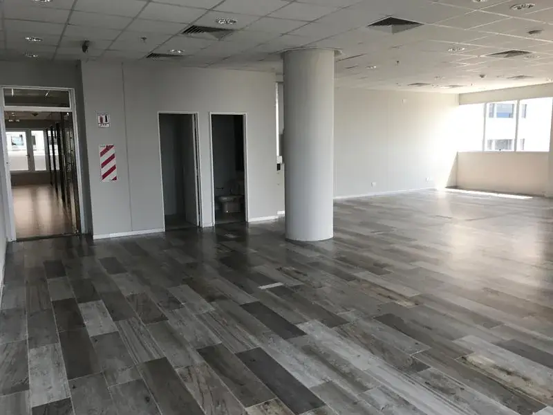 Oficina de 120m² en Venta en Ycuá Satí, Asunción - Image 5