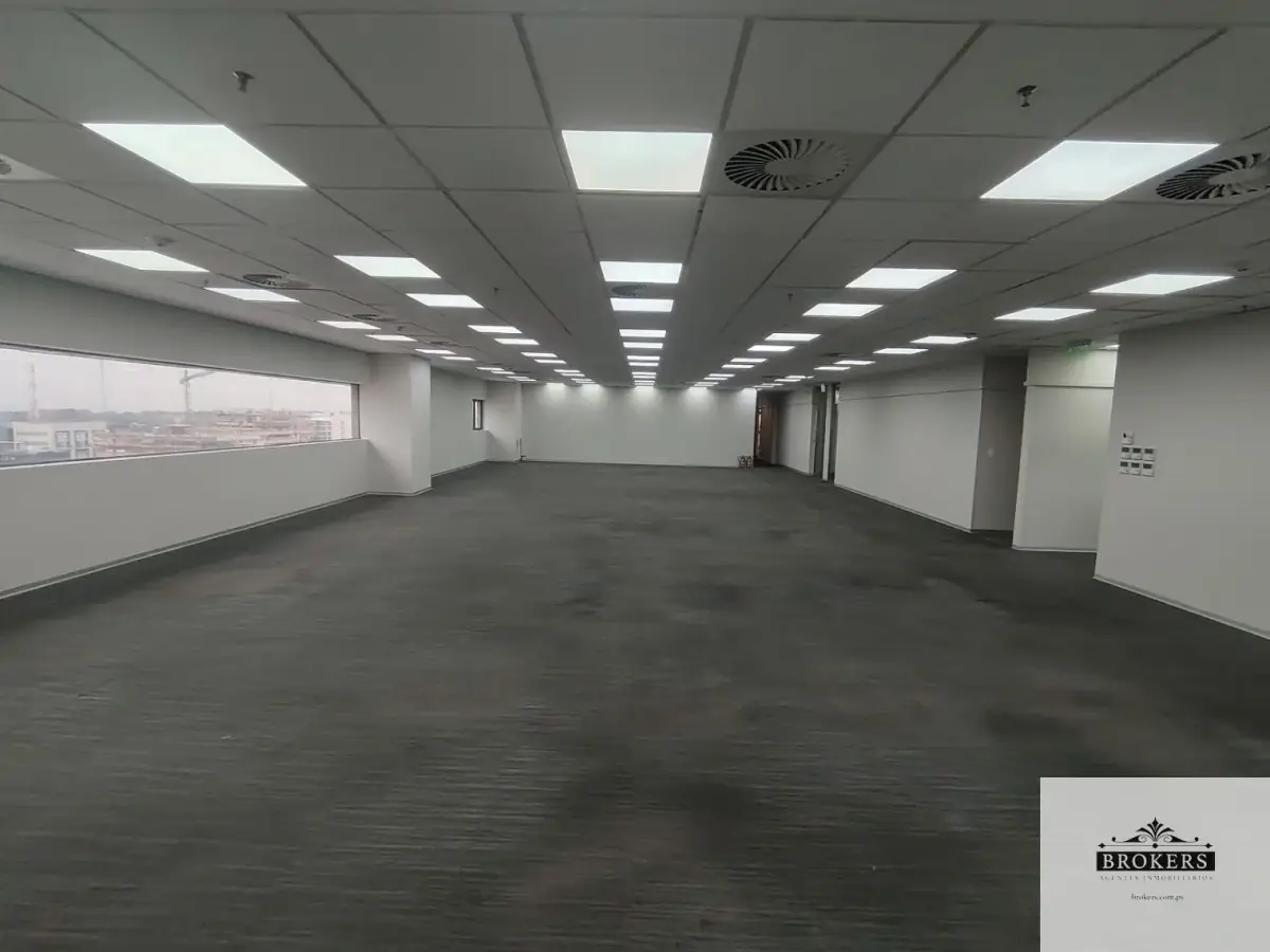 Local Comercial de 888m² en Alquiler en Recoleta, Asunción - Image 19