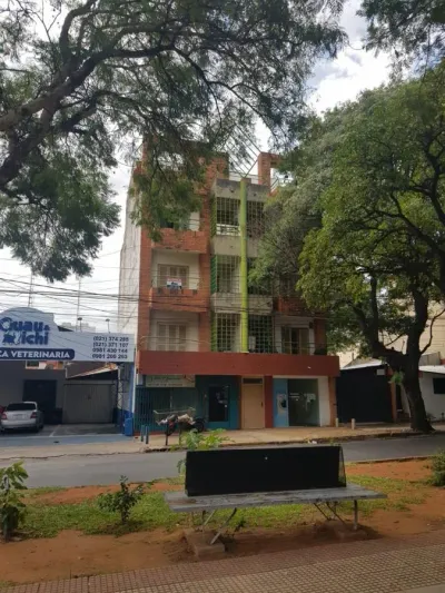 Local Comercial de 915m² en Venta en Pettirossi, Lambaré