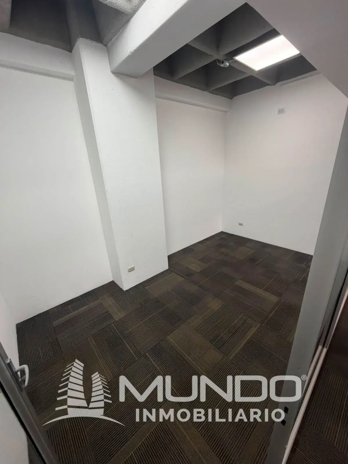Local Comercial de 166,24m² en Alquiler en Zona 10, Ciudad de Guatemala - Image 9