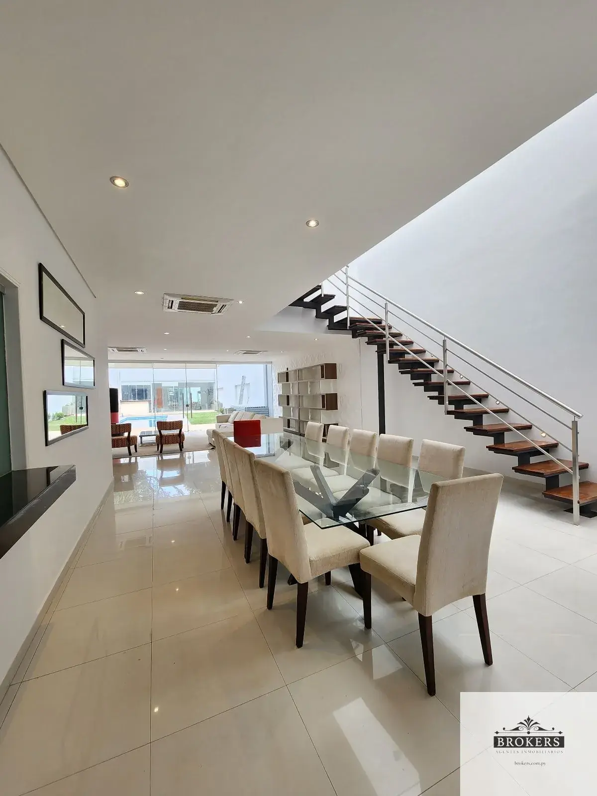 Casa de 3 dormitorios en Venta en Ycuá Satí, Asunción - Image 9