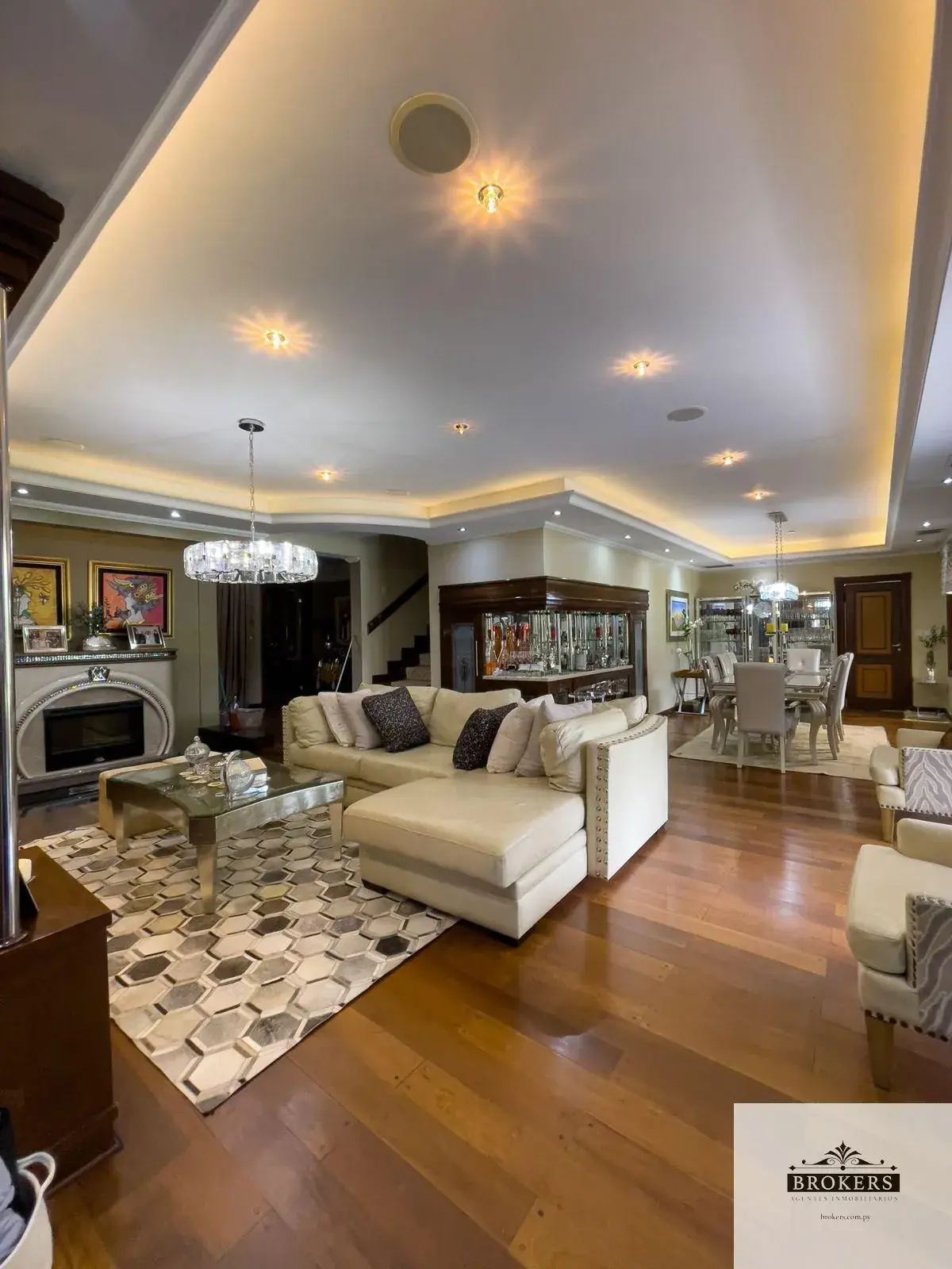 Casa de 4 dormitorios en Venta en Ycuá Satí, Asunción - Image 4