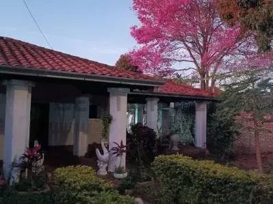 Casa de 5 dormitórios à Venda em La Encarnación, San Lorenzo